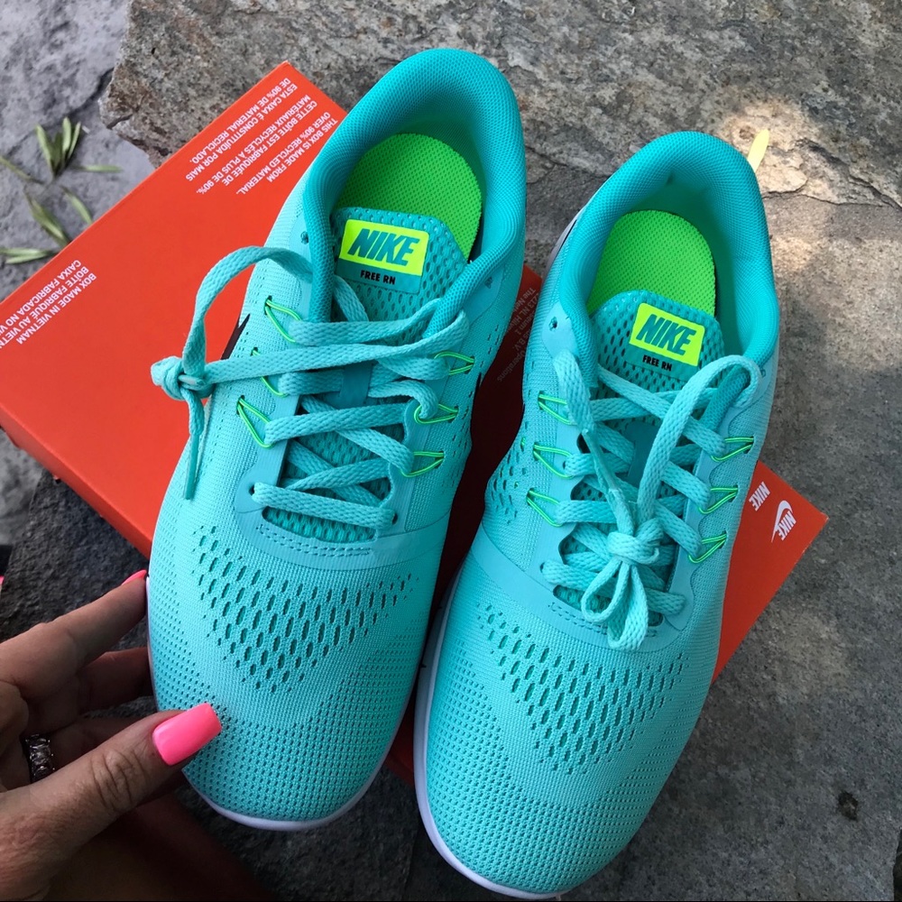 NEW 🌴 NIKE FREE RN | TIFFANY - Picture 7 of 8